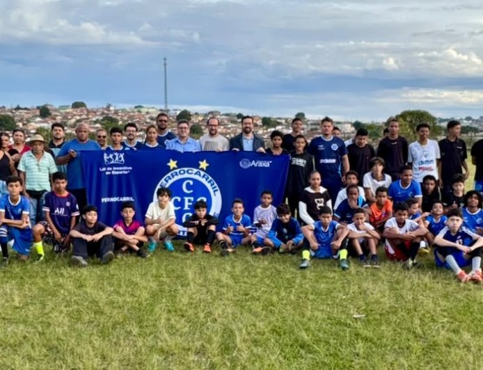 Futebol para transformar: Futuros Campeões, Dínamo Lobinho, Ferrocarril Esporte Clube e Festival Escolar de Futsal