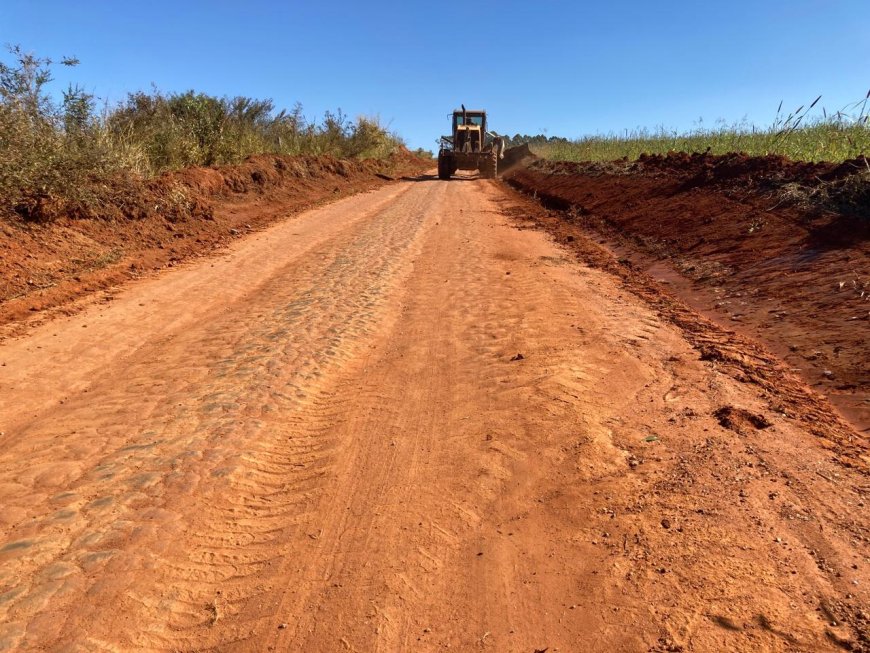 Prefeitura amplia estradas rurais e melhora a segurança em mais de 38 quilômetros de vias